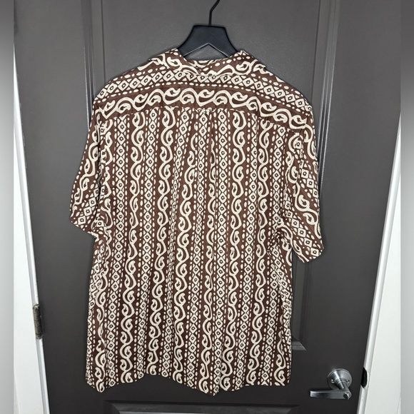🔥🔥NWT Todd Snyder Geometric Dobby Short Sleeve Camp Collar Shirt in Brown - Picture 12 of 15